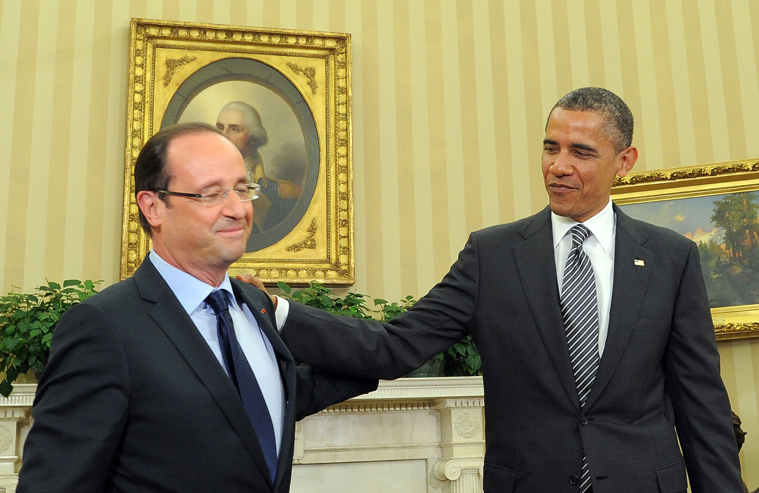 Obama & Hollande tell business to avoid Iran