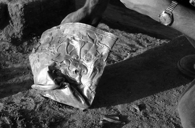 3,000-year-old thief may have been entombed with golden bowl he had stolen