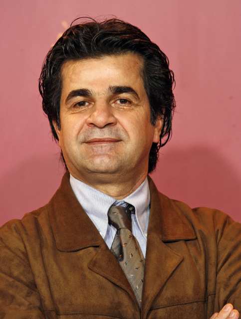 epa02163676 (FILE) A file picture dated 17 February 2006 shows Iranian director Jafar Panahi at the 56th Berlin International Film Festival, in Berlin, Germany. Detained Iranian filmmaker Jafar Panahi has gone on hunger strike, his wife told opposition websites on 18 May 2010.  EPA/WOLFGANG KUMM