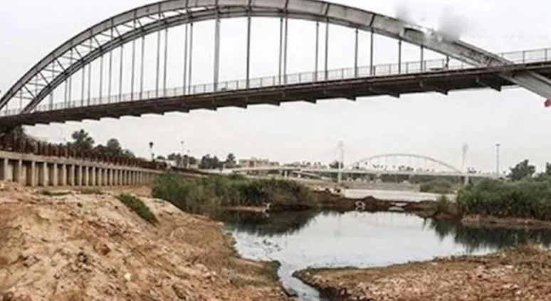 LOTS OF COMPLAINTS — The ongoing protests involve many complaints, with the largest outpouring of angry citizens appearing to be in Khuzestan province, where the Karun River (above) is now down to a comparative trickle. Some protests are public marches and chants. Some have gotten to be violent. The main feature of the protests may be the burning of tires, like those below.