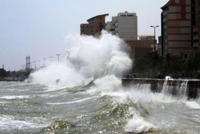 Hurricane lashes Iran’s south coast - Iran Times