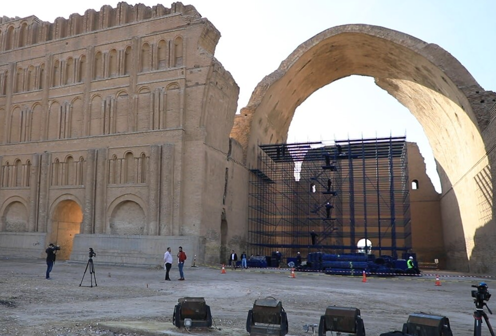 REPAIRING — Scaffolding goes up as work is done to repair the 1,500-yearold arch known as Taj Kasra. While the arch is located in Iraq, it is more identified with Iran because it was part of the capital of Sassanid Empire.