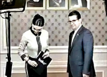 Envoy Sacked for Missing Hejab