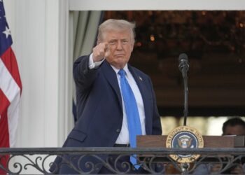 Trump Bans Visas For Iranian Muslims, Not Jews Or Christians